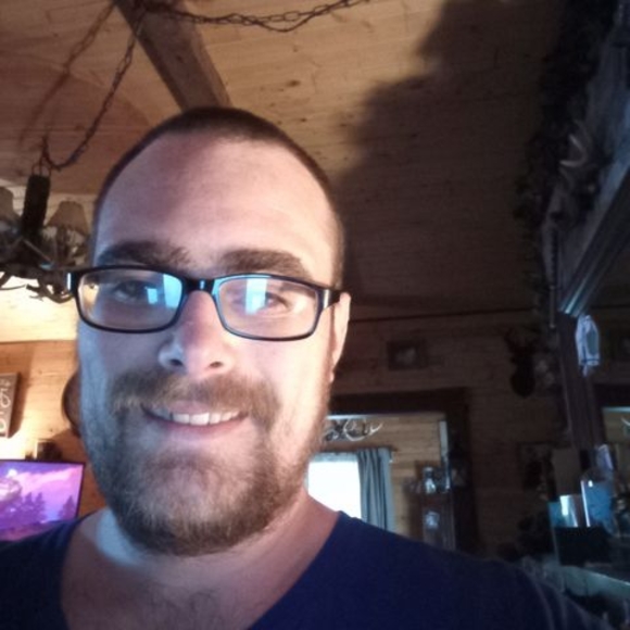 Meet your Posher, Kyle - Picture 1 of 1